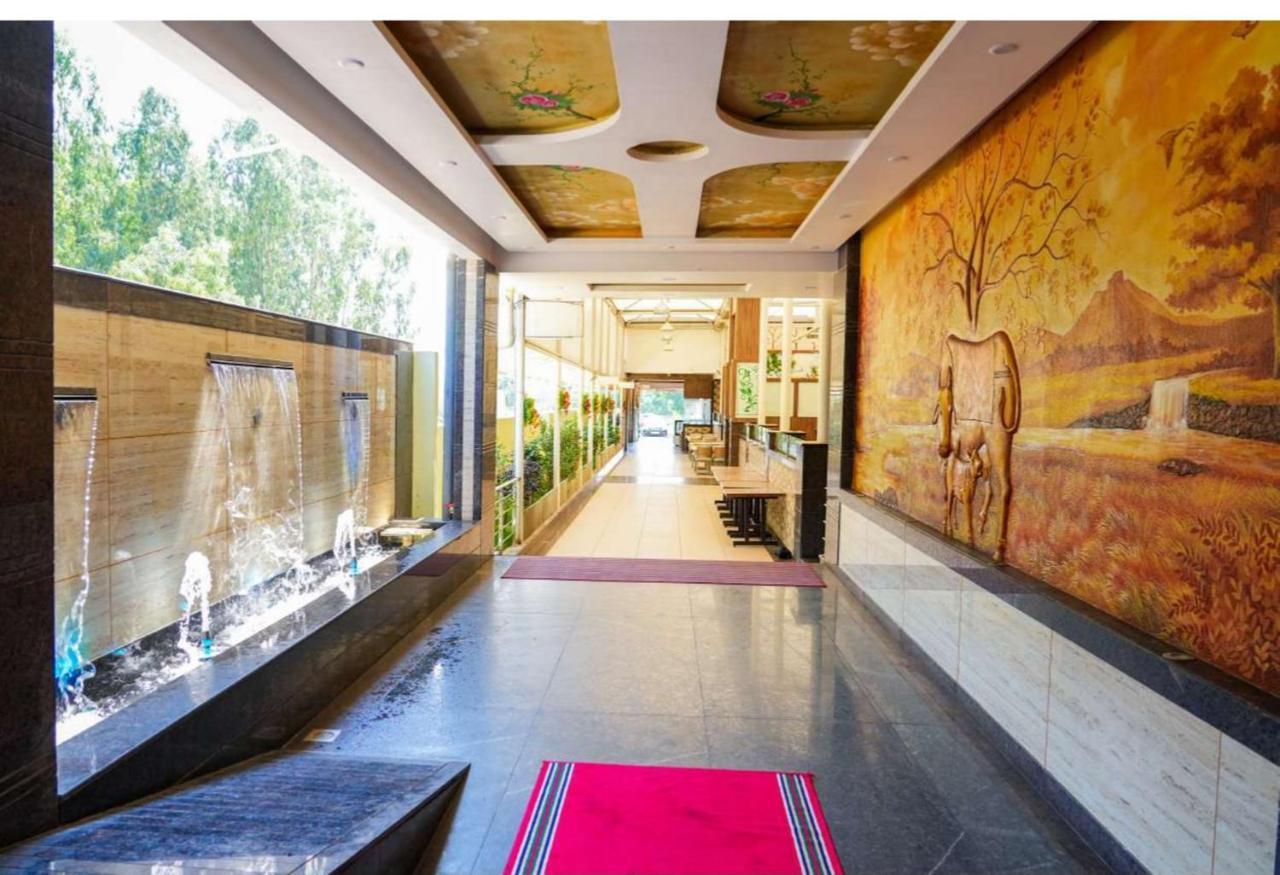 Sri Krishna Inn - Kempegowda Airport Bangalore Devanahalli Buitenkant foto
