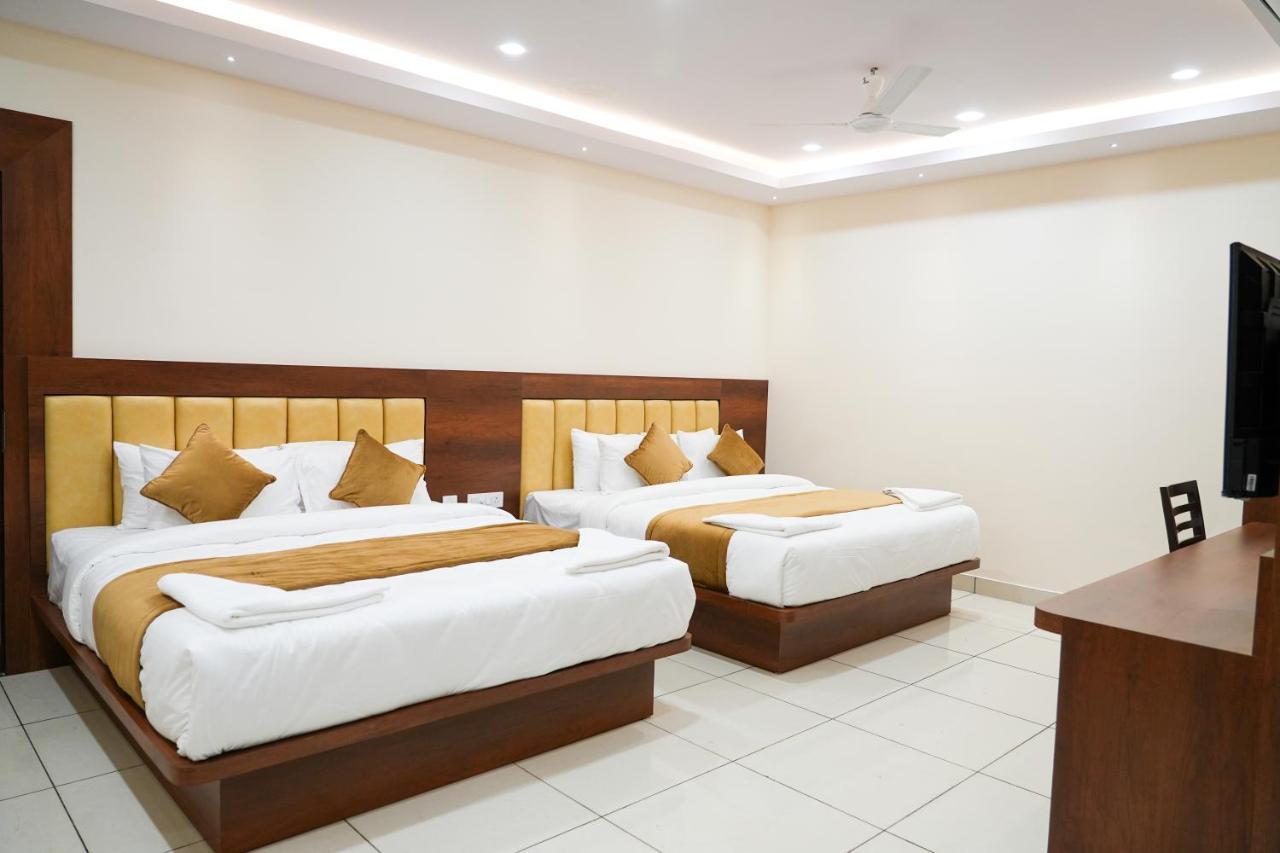 Sri Krishna Inn - Kempegowda Airport Bangalore Devanahalli Buitenkant foto