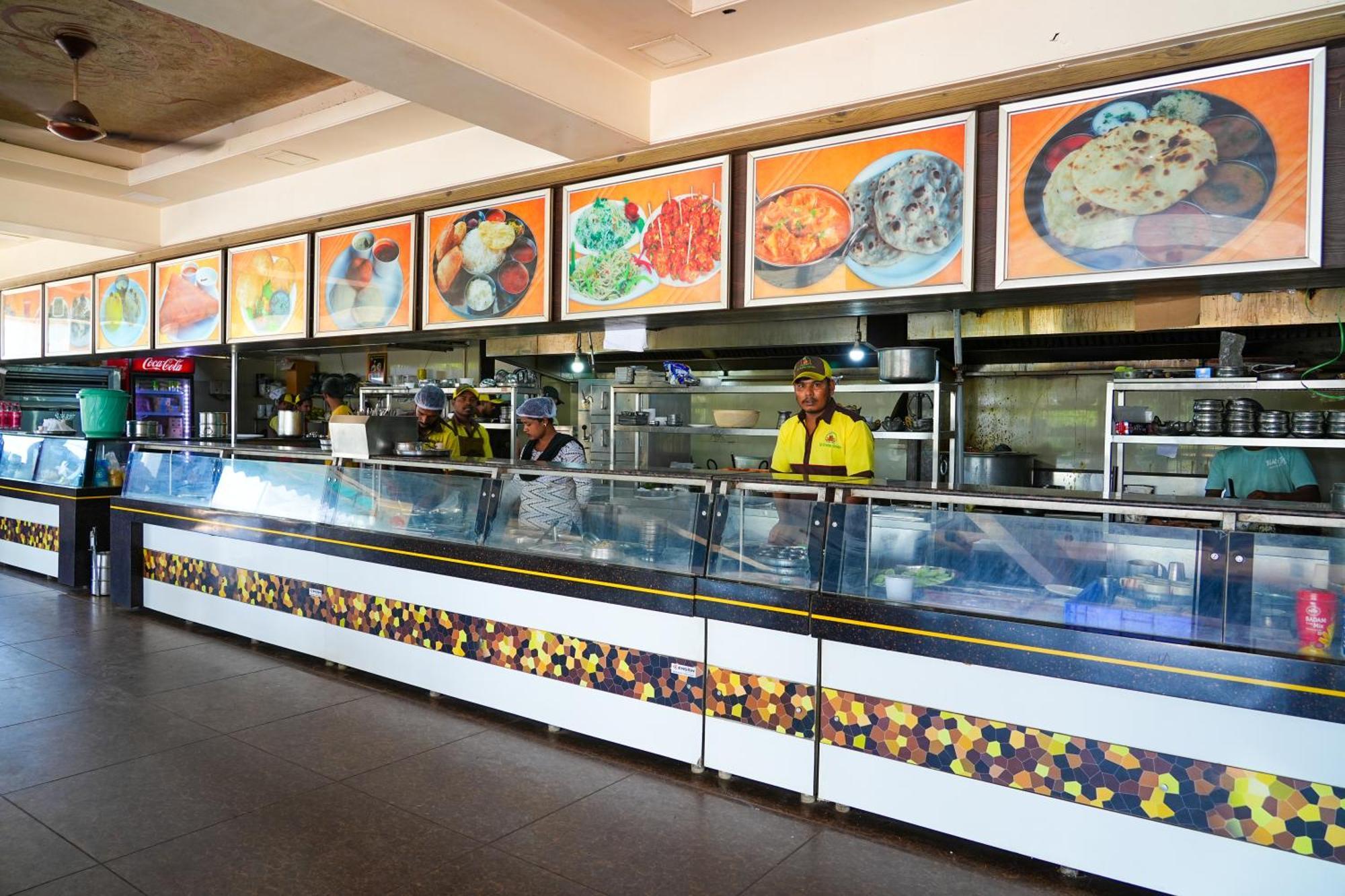 Sri Krishna Inn - Kempegowda Airport Bangalore Devanahalli Buitenkant foto