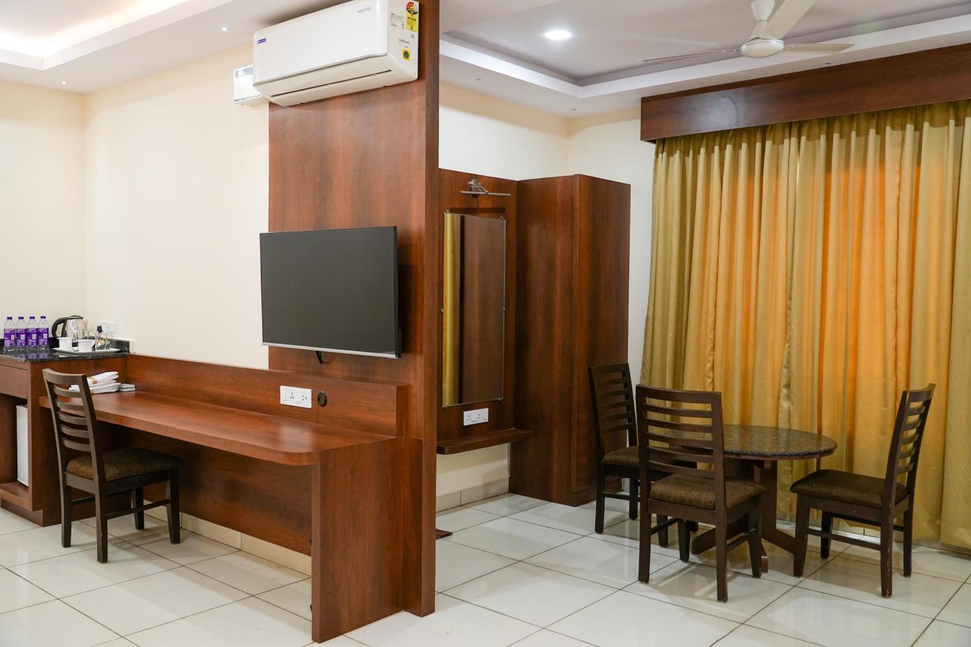 Sri Krishna Inn - Kempegowda Airport Bangalore Devanahalli Buitenkant foto